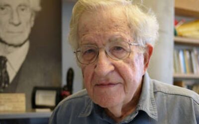 Chomsky insta a crear un nuevo sistema de seguridad y afirma que Trump fue el único político occidental que dijo cómo solucionar la crisis en Ucrania